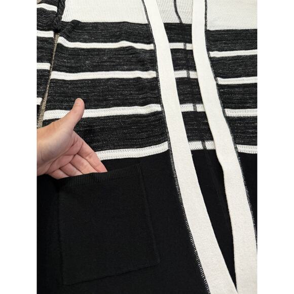 T By Talbots Open Weave Mesh Black And White Cardigan Small Pockets Lightweight - Picture 3 of 8